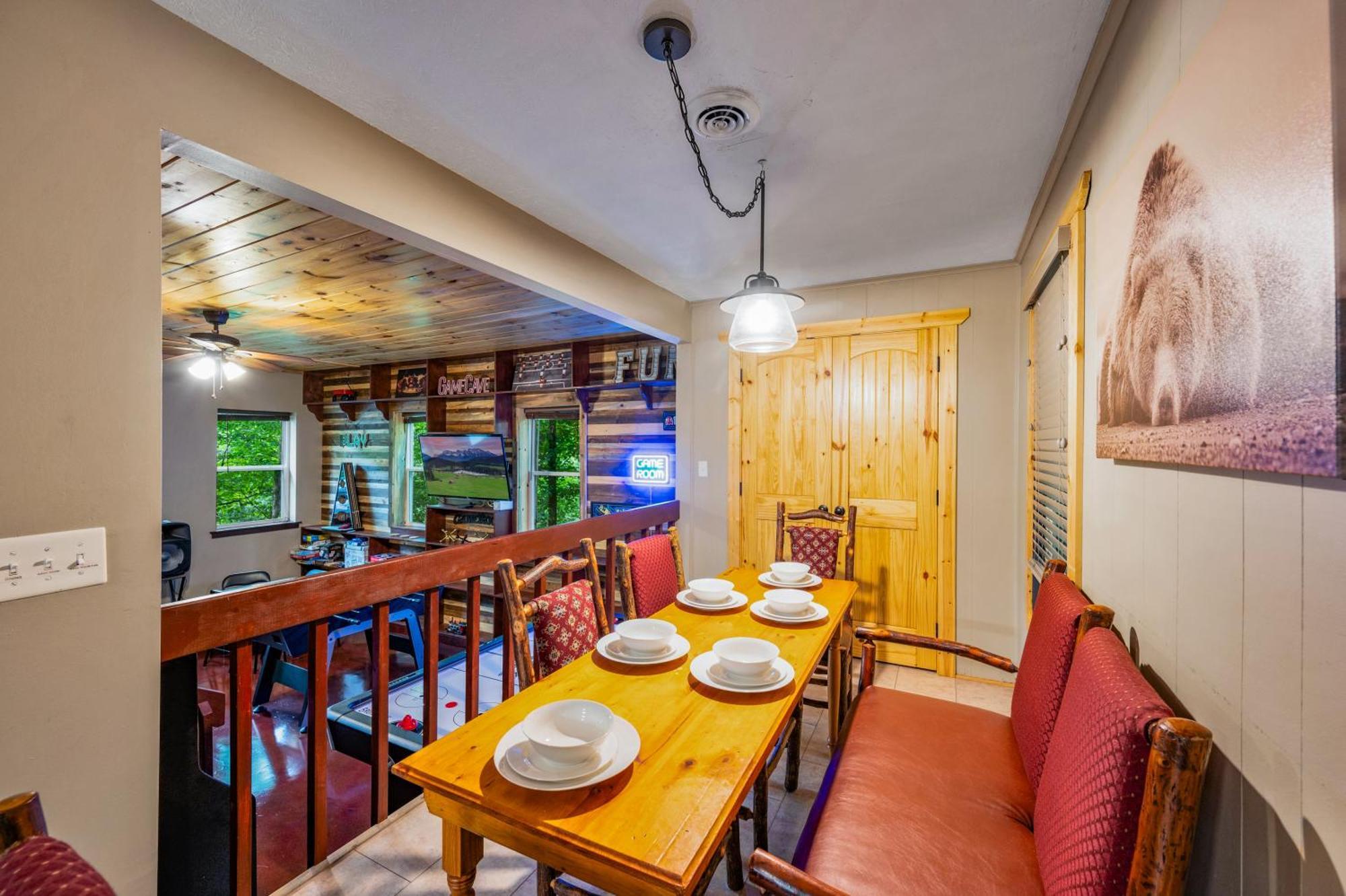 Beautiful Chalet With Fireplace And Large Game Room Гатлинбург Экстерьер фото