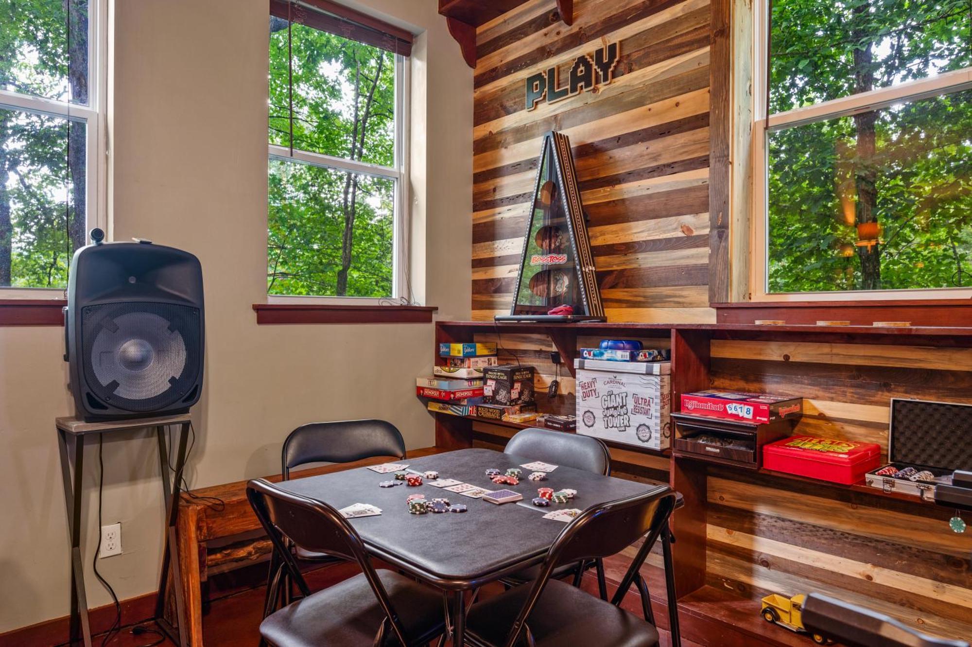Beautiful Chalet With Fireplace And Large Game Room Гатлинбург Экстерьер фото