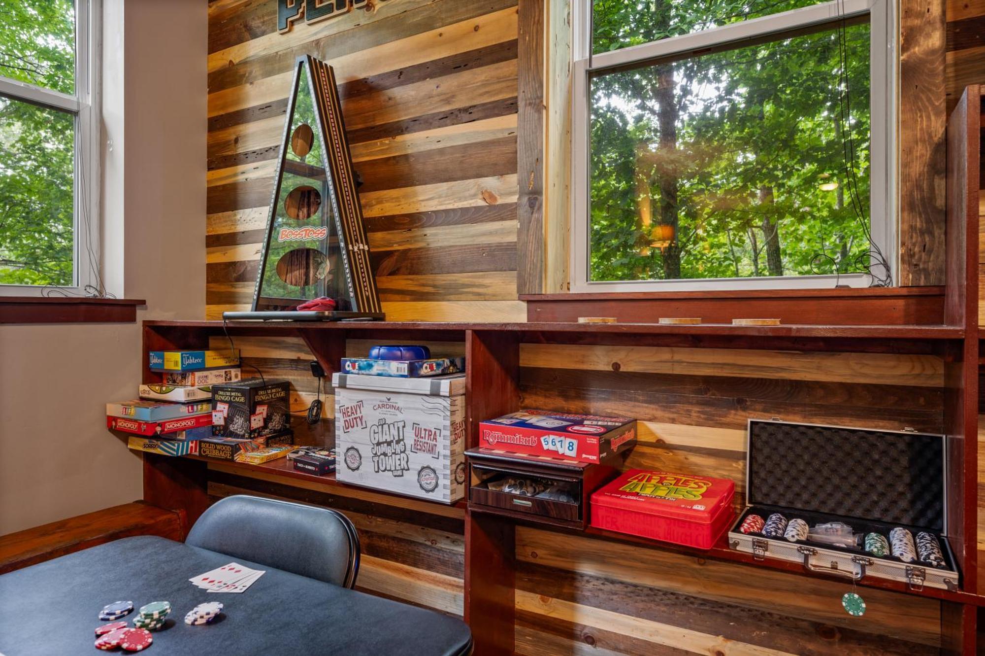 Beautiful Chalet With Fireplace And Large Game Room Гатлинбург Экстерьер фото