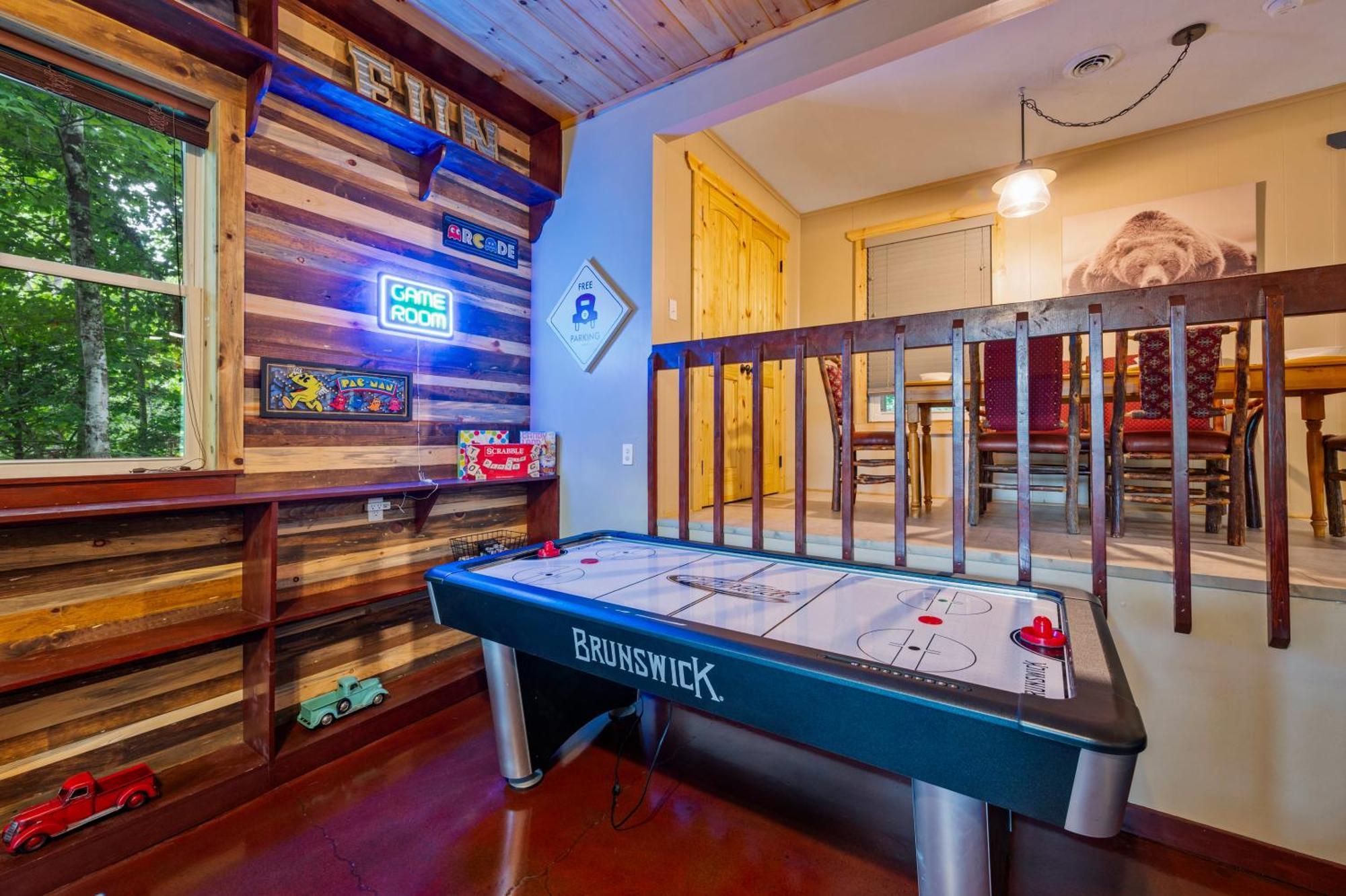 Beautiful Chalet With Fireplace And Large Game Room Гатлинбург Экстерьер фото