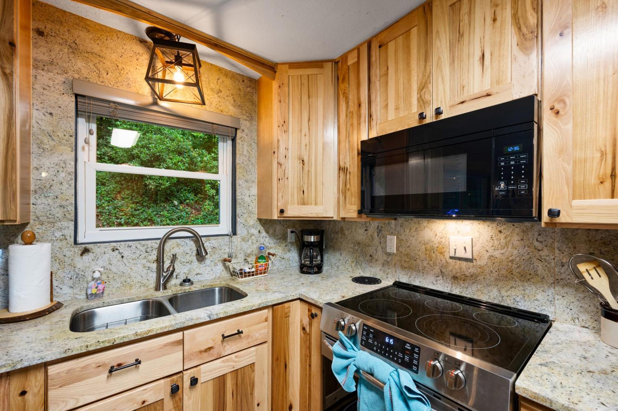 Beautiful Chalet With Fireplace And Large Game Room Гатлинбург Экстерьер фото
