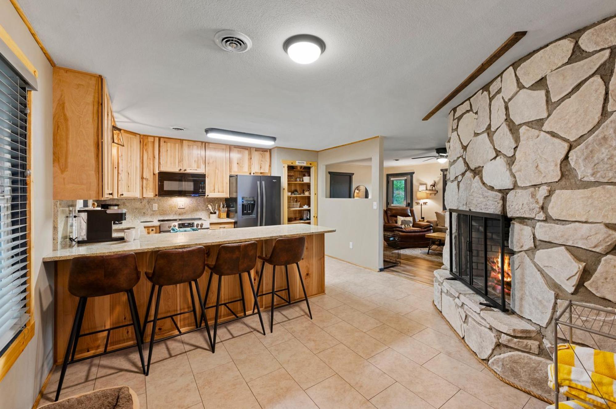 Beautiful Chalet With Fireplace And Large Game Room Гатлинбург Экстерьер фото