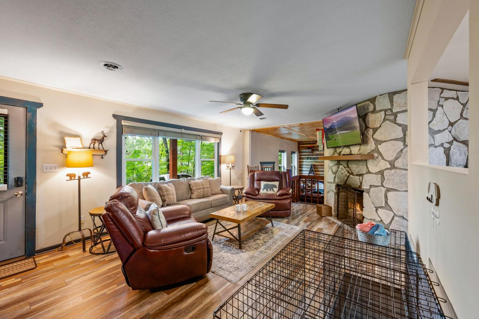 Beautiful Chalet With Fireplace And Large Game Room Гатлинбург Экстерьер фото